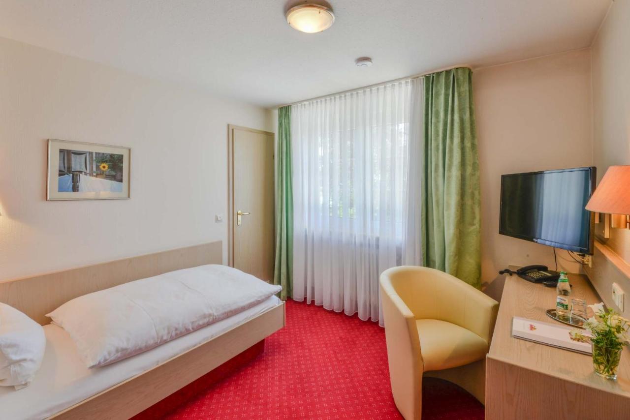 Mayers Waldhorn - Zwischen Reutlingen Und Tuebingen Kusterdingen Ngoại thất bức ảnh